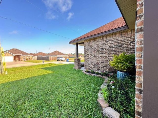 5220 Springwood Loop, Lumberton, TX 77657