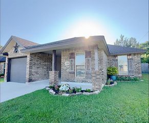5220 Springwood Loop, Lumberton, TX 77657