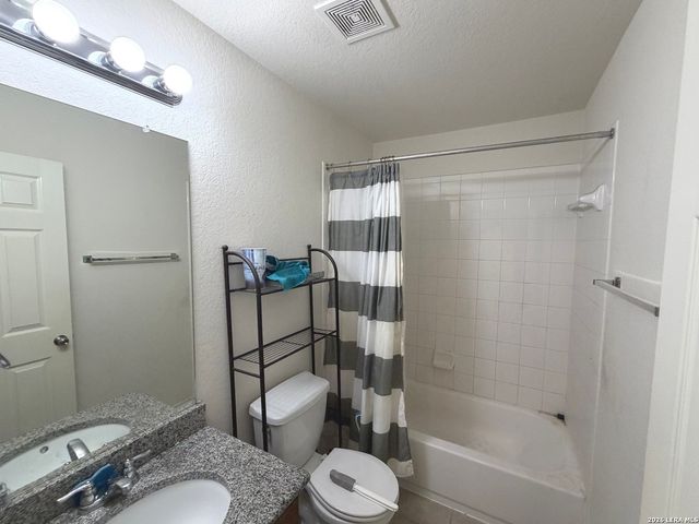 11323 CAMP CREEK TRL, San Antonio, TX 78245