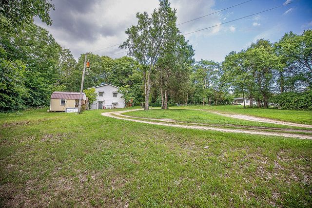 230 E Silver Creek Road, Forsyth, MO 65653