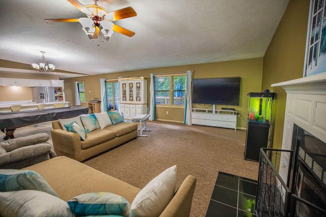 230 E Silver Creek Road, Forsyth, MO 65653