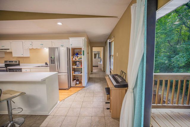 230 E Silver Creek Road, Forsyth, MO 65653