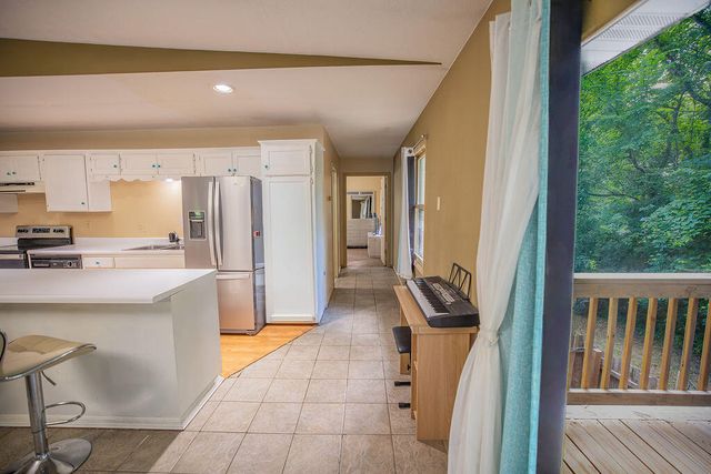 230 E Silver Creek Road, Forsyth, MO 65653