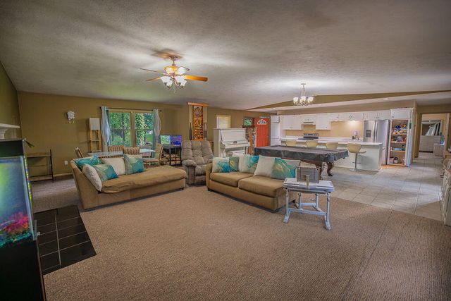 230 E Silver Creek Road, Forsyth, MO 65653