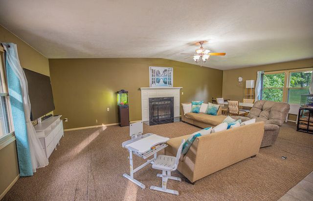 230 E Silver Creek Road, Forsyth, MO 65653