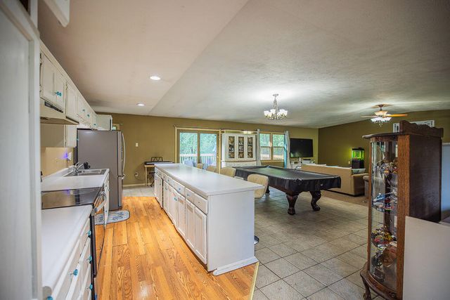 230 E Silver Creek Road, Forsyth, MO 65653