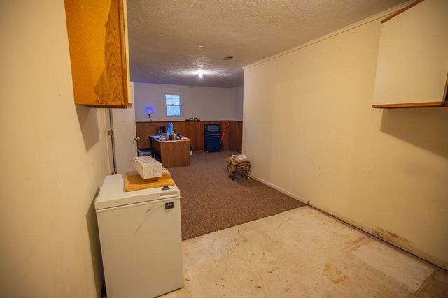 230 E Silver Creek Road, Forsyth, MO 65653