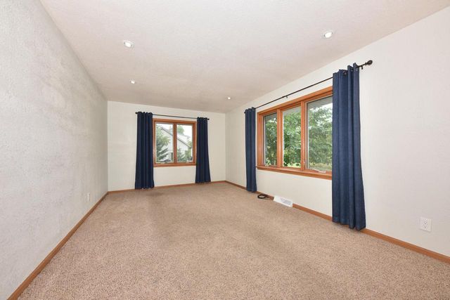 420 W Mequon ROAD, Mequon, WI 53092