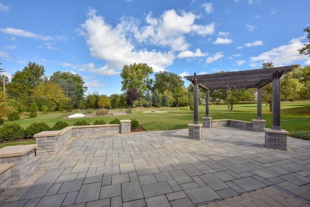 420 W Mequon ROAD, Mequon, WI 53092