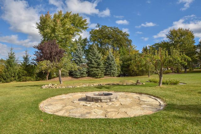 420 W Mequon ROAD, Mequon, WI 53092