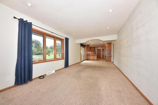 420 W Mequon ROAD, Mequon, WI 53092