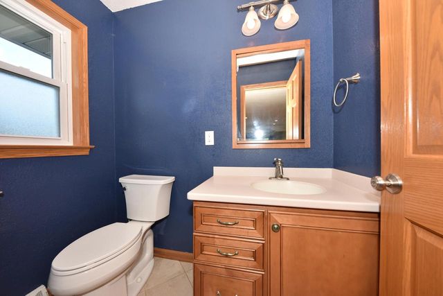 420 W Mequon ROAD, Mequon, WI 53092