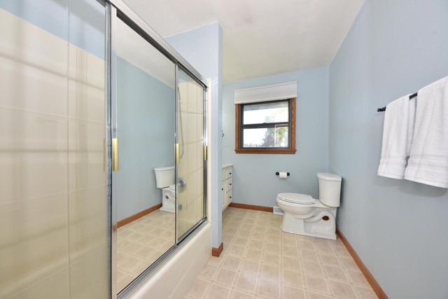 420 W Mequon ROAD, Mequon, WI 53092