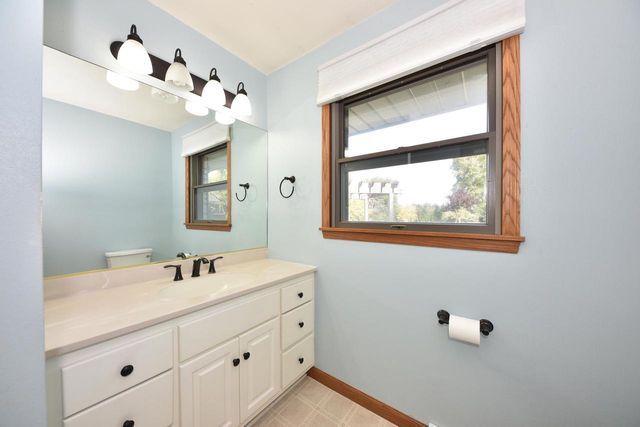 420 W Mequon ROAD, Mequon, WI 53092