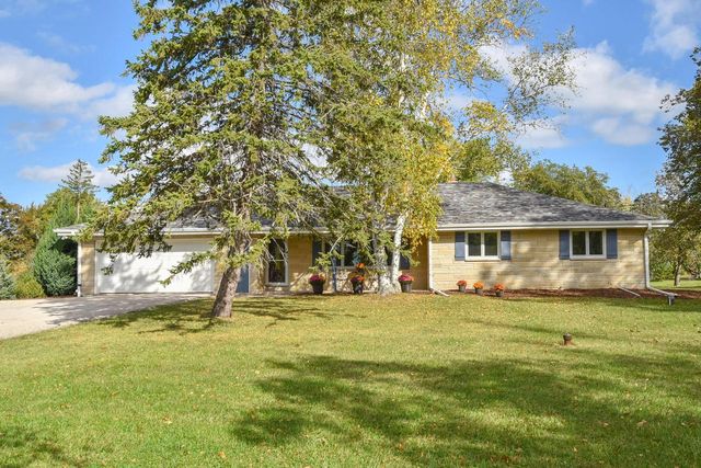 420 W Mequon ROAD, Mequon, WI 53092