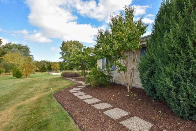 420 W Mequon ROAD, Mequon, WI 53092