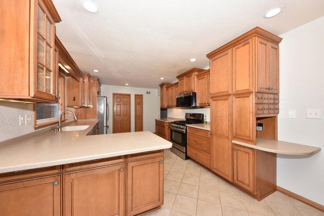 420 W Mequon ROAD, Mequon, WI 53092