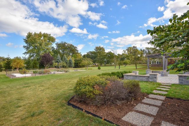 420 W Mequon ROAD, Mequon, WI 53092