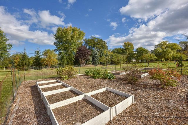 420 W Mequon ROAD, Mequon, WI 53092