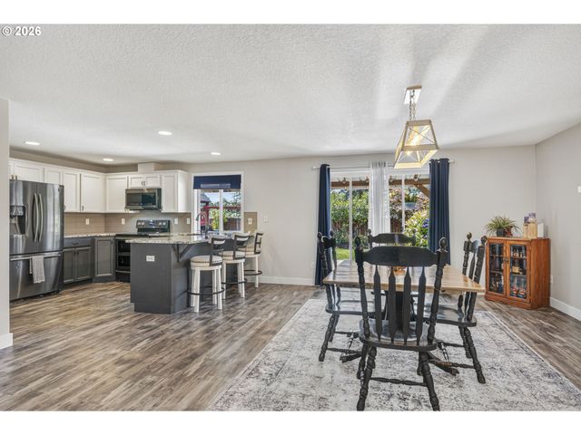 63 CHICKADEE Dr, Kelso, WA 98626