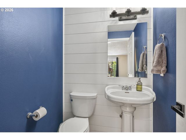 63 CHICKADEE Dr, Kelso, WA 98626
