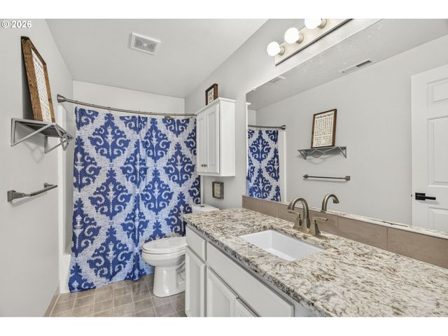 63 CHICKADEE Dr, Kelso, WA 98626