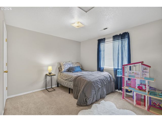 63 CHICKADEE Dr, Kelso, WA 98626