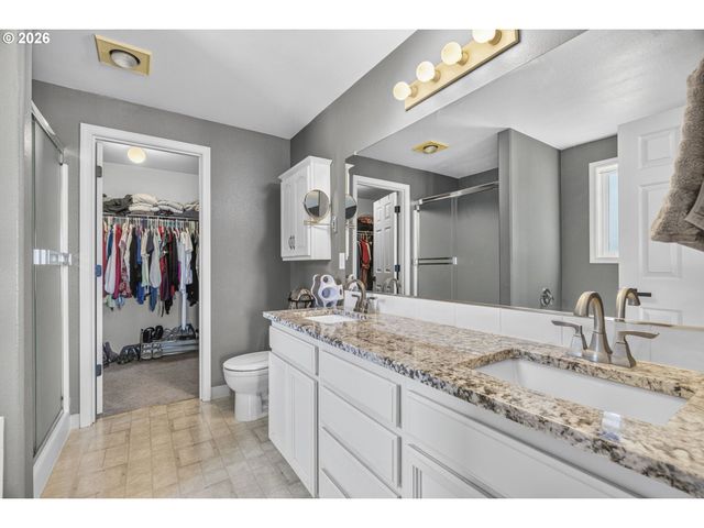 63 CHICKADEE Dr, Kelso, WA 98626