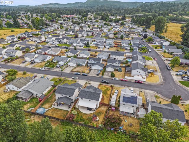 63 CHICKADEE Dr, Kelso, WA 98626