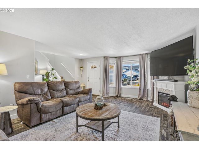 63 CHICKADEE Dr, Kelso, WA 98626