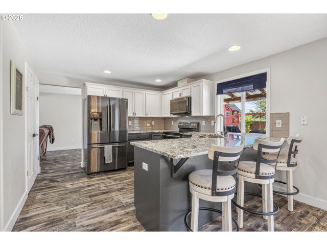 63 CHICKADEE Dr, Kelso, WA 98626