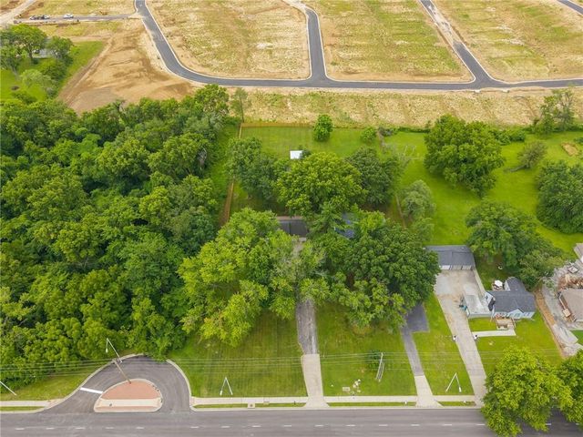 8715 State Avenue, Kansas City, KS 66112