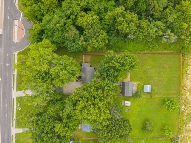 8715 State Avenue, Kansas City, KS 66112