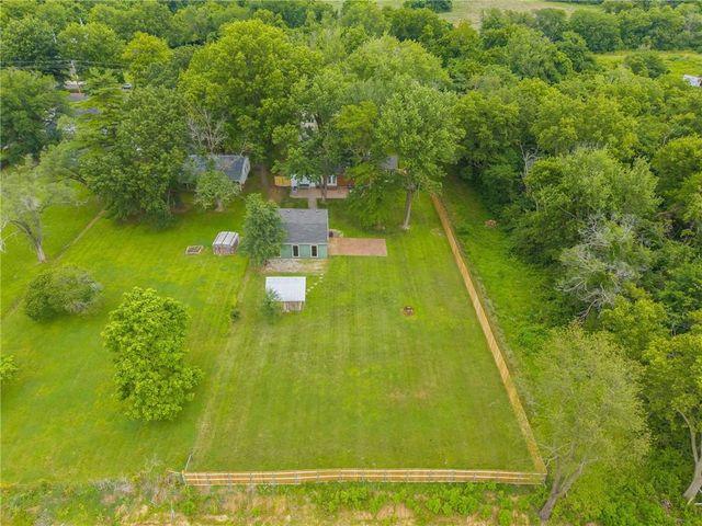 8715 State Avenue, Kansas City, KS 66112