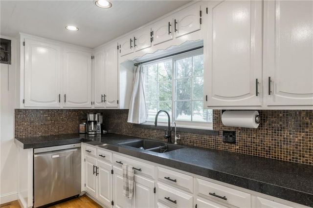 8715 State Avenue, Kansas City, KS 66112