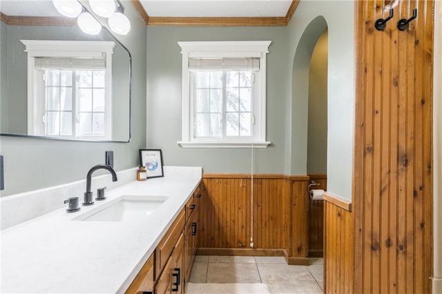 8715 State Avenue, Kansas City, KS 66112