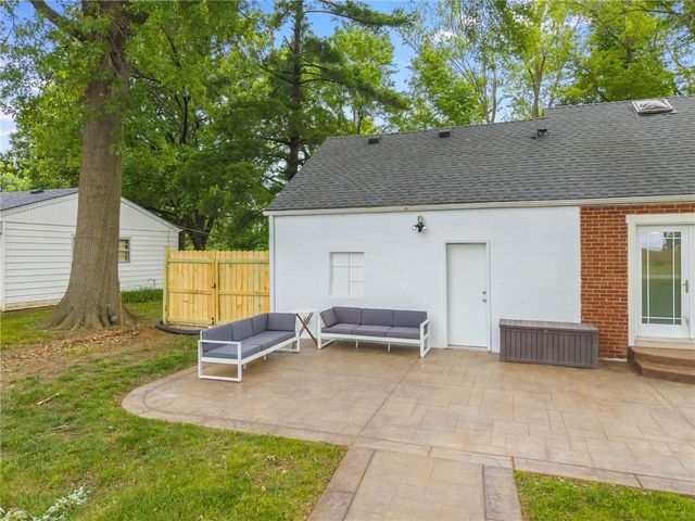 8715 State Avenue, Kansas City, KS 66112
