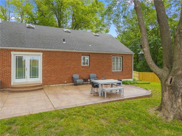 8715 State Avenue, Kansas City, KS 66112