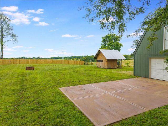 8715 State Avenue, Kansas City, KS 66112