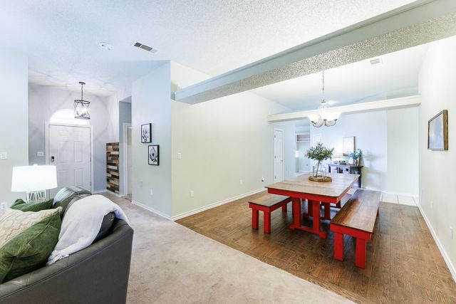 206 Collins Avenue, Sundown, TX 79372