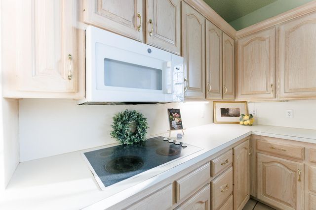 206 Collins Avenue, Sundown, TX 79372