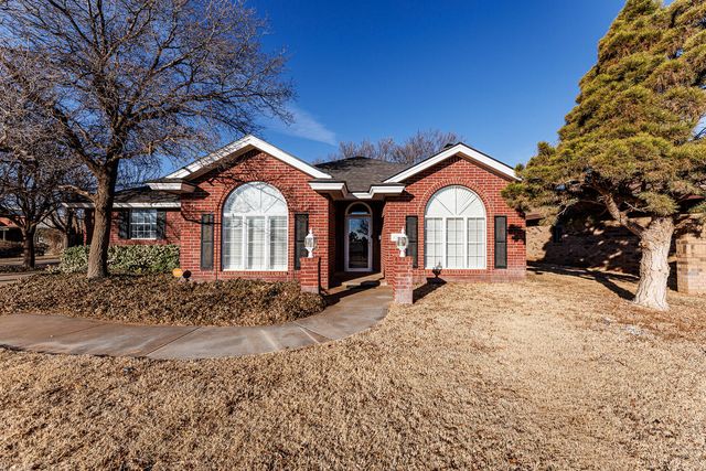 206 Collins Avenue, Sundown, TX 79372