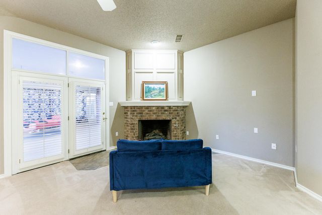 206 Collins Avenue, Sundown, TX 79372