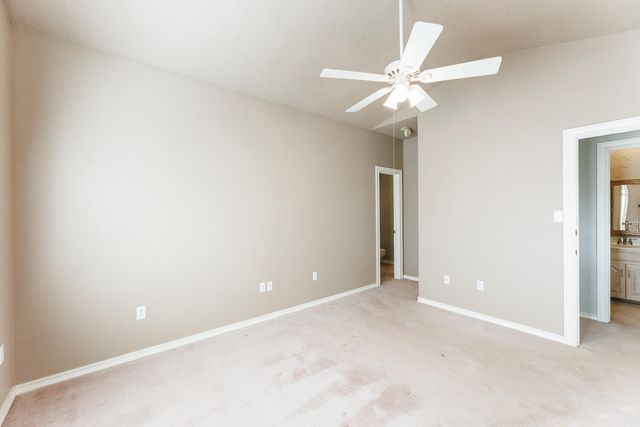 206 Collins Avenue, Sundown, TX 79372