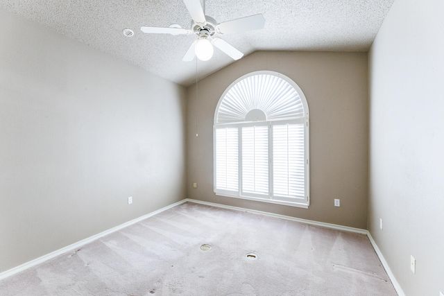 206 Collins Avenue, Sundown, TX 79372