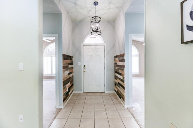 206 Collins Avenue, Sundown, TX 79372