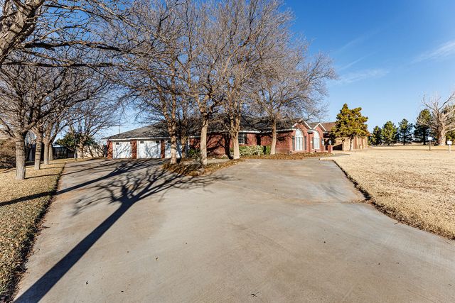 206 Collins Avenue, Sundown, TX 79372