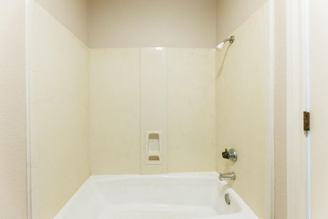 206 Collins Avenue, Sundown, TX 79372