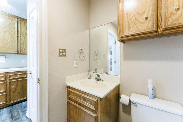 206 Collins Avenue, Sundown, TX 79372