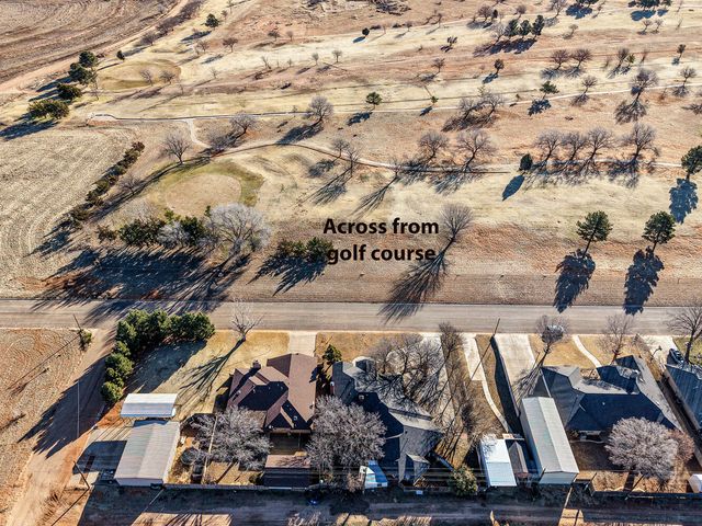 206 Collins Avenue, Sundown, TX 79372